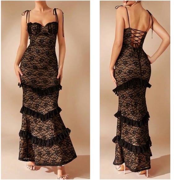 Floral lace Body con fitted Lace up backRuffle detailHigh Waisted Slight str
